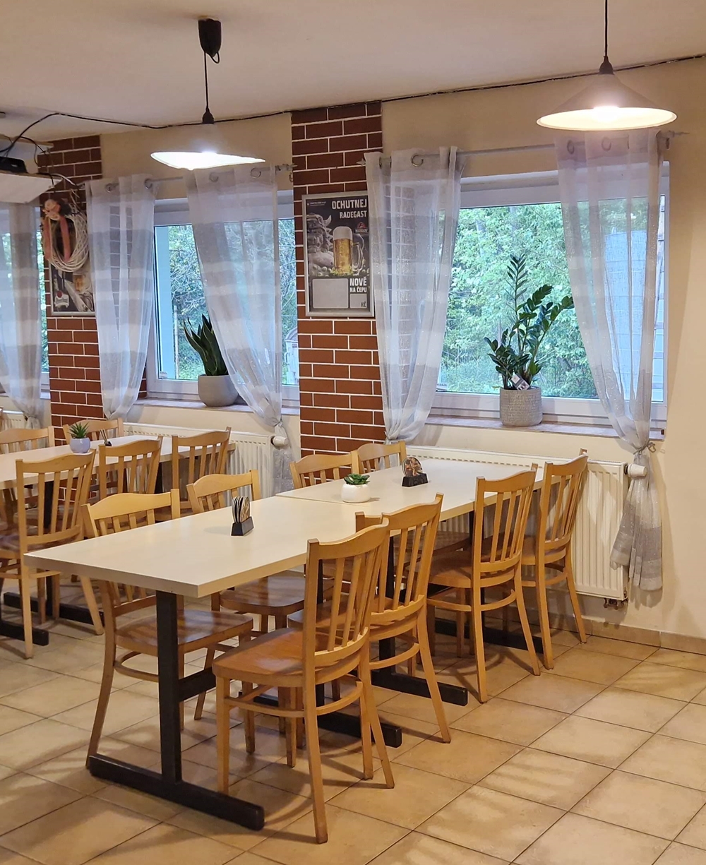 Restaurace Na Hřišti Újezd nad Lesy